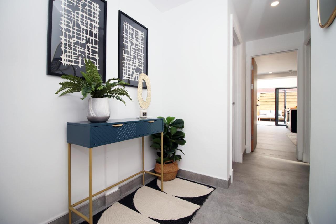 New Spacious 2 Bed Getaway - Private Courtyard! - Underfloor Heating Cardiff Exteriör bild