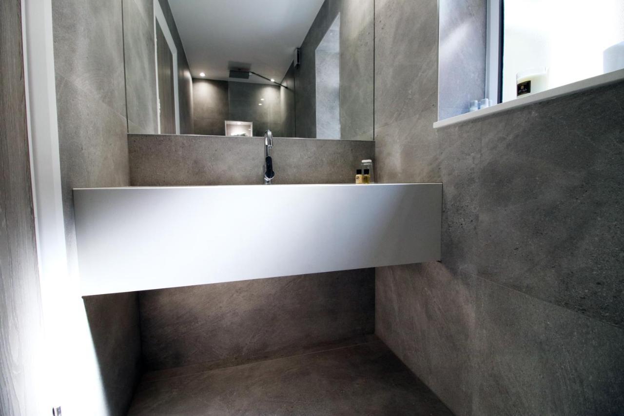 New Spacious 2 Bed Getaway - Private Courtyard! - Underfloor Heating Cardiff Exteriör bild