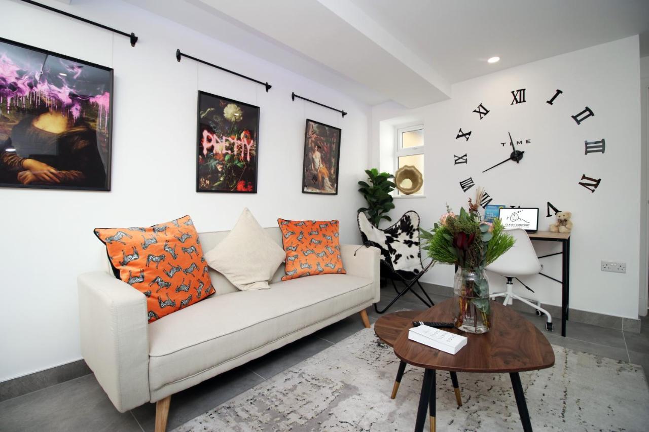 New Spacious 2 Bed Getaway - Private Courtyard! - Underfloor Heating Cardiff Exteriör bild