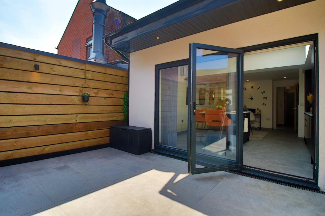 New Spacious 2 Bed Getaway - Private Courtyard! - Underfloor Heating Cardiff Exteriör bild