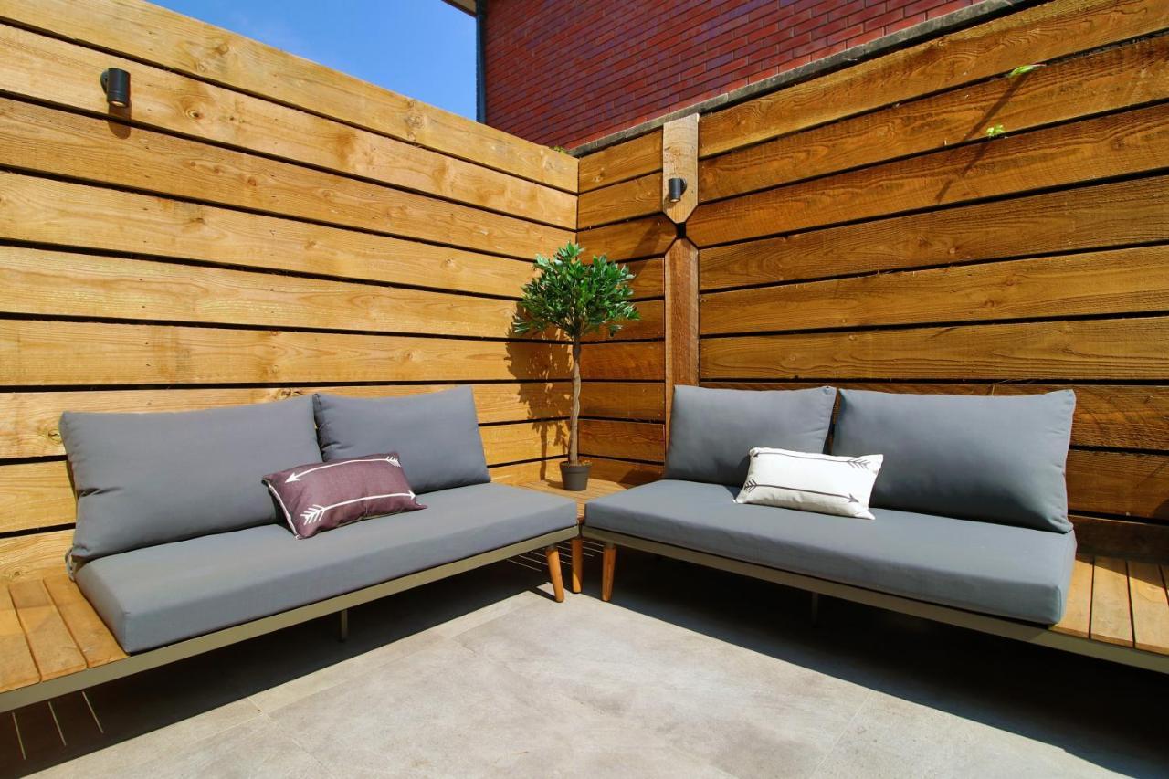 New Spacious 2 Bed Getaway - Private Courtyard! - Underfloor Heating Cardiff Exteriör bild